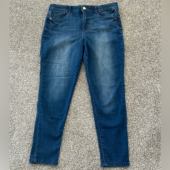 Democracy “Ab”solution Skinny Jean - Size 12 - Picture 1 of 6